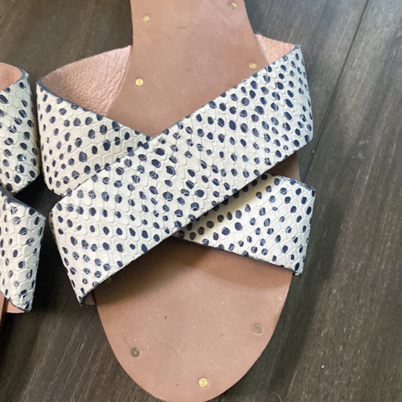 Madewell sandal with snakeskin style crossover front - Picture 2 of 6